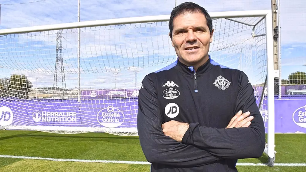 ¿Cuántos años tiene Julio Alberto, ex jugador de fútbol?